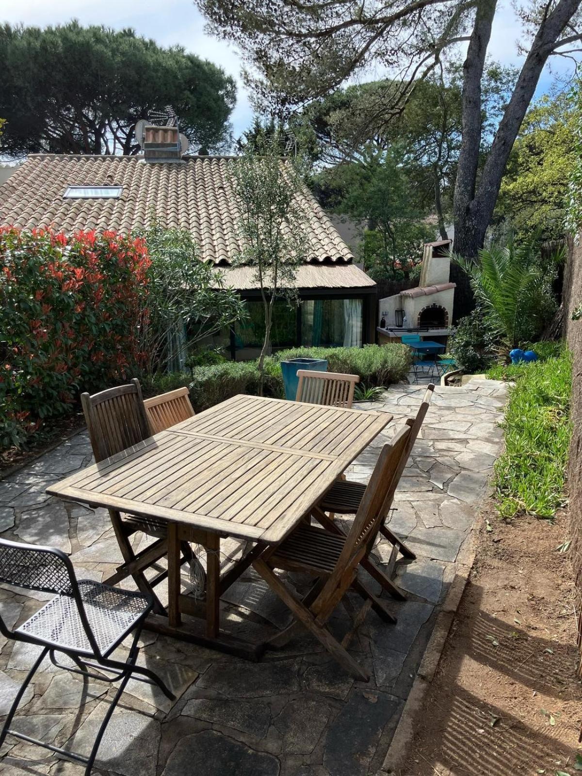Azuromarin Villa Гасен Екстериор снимка